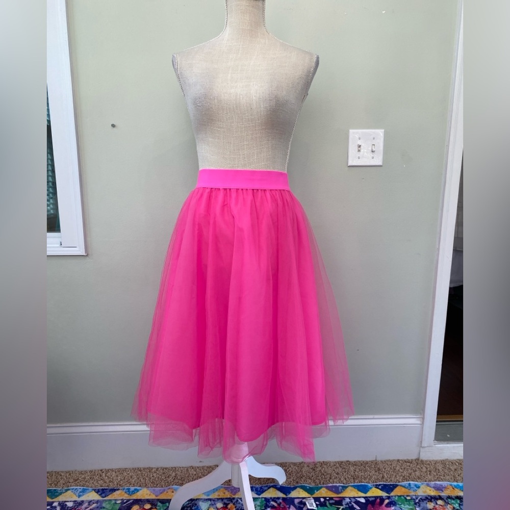 A NEW DAY HOT PINK KNEE LENGTH TUT SKIRT MEDIUM LINED ELASTIC WAISTBAND